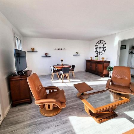 6 Appartements Et 4 Adresses A Mi-Chemin Entre Le Vieux Port Et L Ile De Re La Rochelle  Bagian luar foto