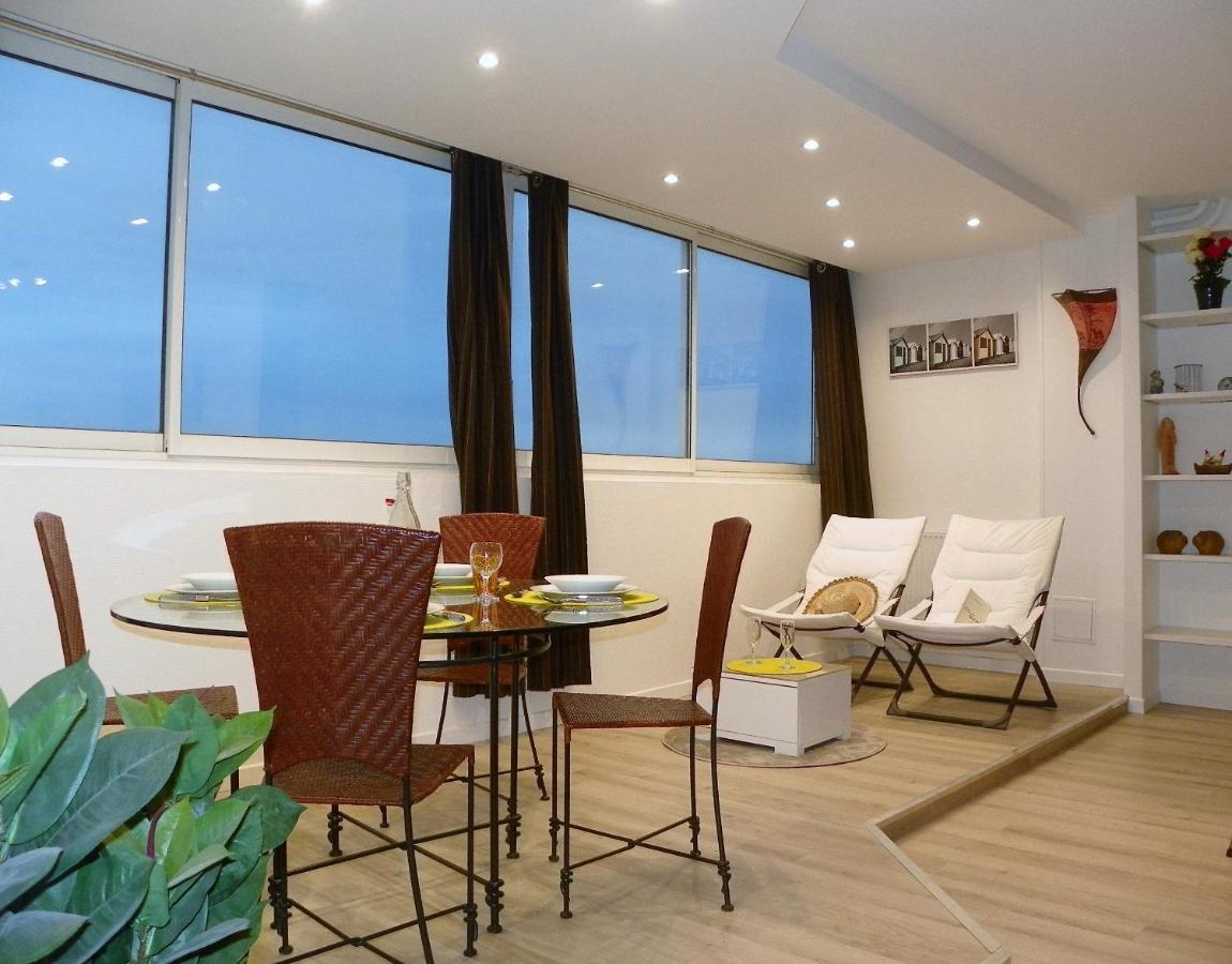 6 Appartements Et 4 Adresses A Mi-Chemin Entre Le Vieux Port Et L Ile De Re La Rochelle  Bagian luar foto