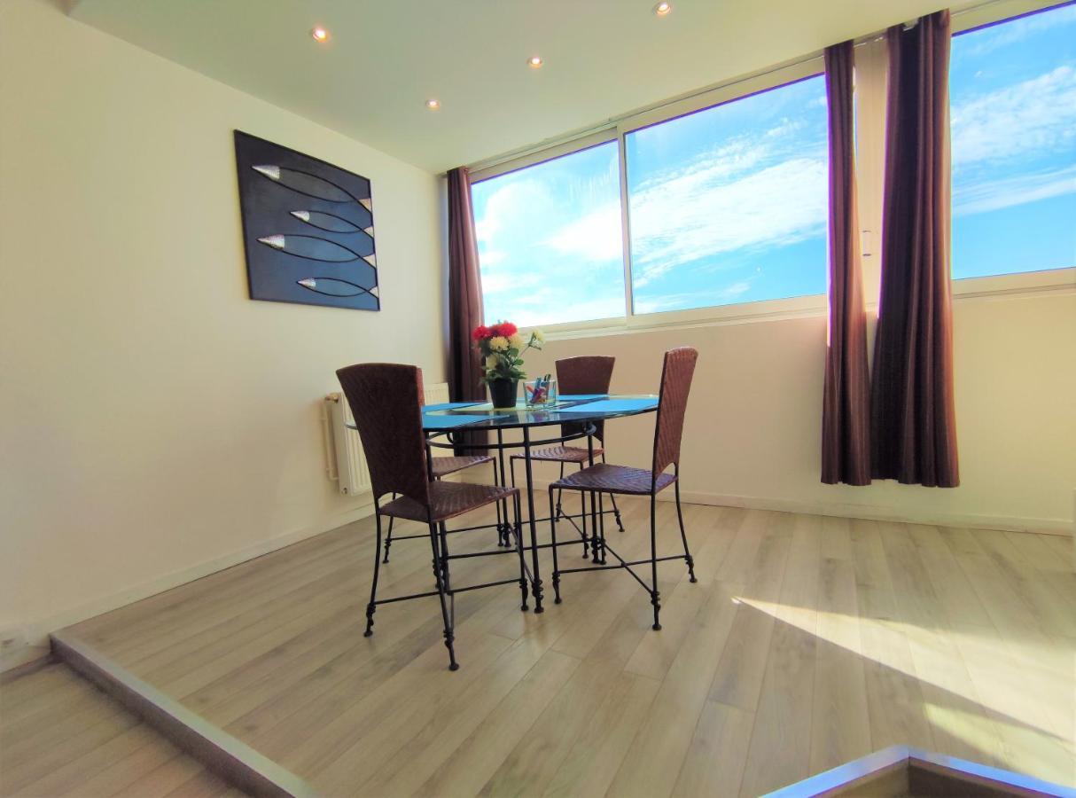 6 Appartements Et 4 Adresses A Mi-Chemin Entre Le Vieux Port Et L Ile De Re La Rochelle  Bagian luar foto