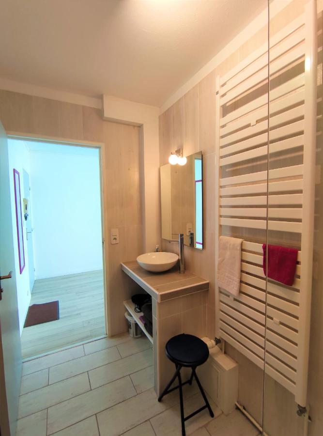 6 Appartements Et 4 Adresses A Mi-Chemin Entre Le Vieux Port Et L Ile De Re La Rochelle  Bagian luar foto
