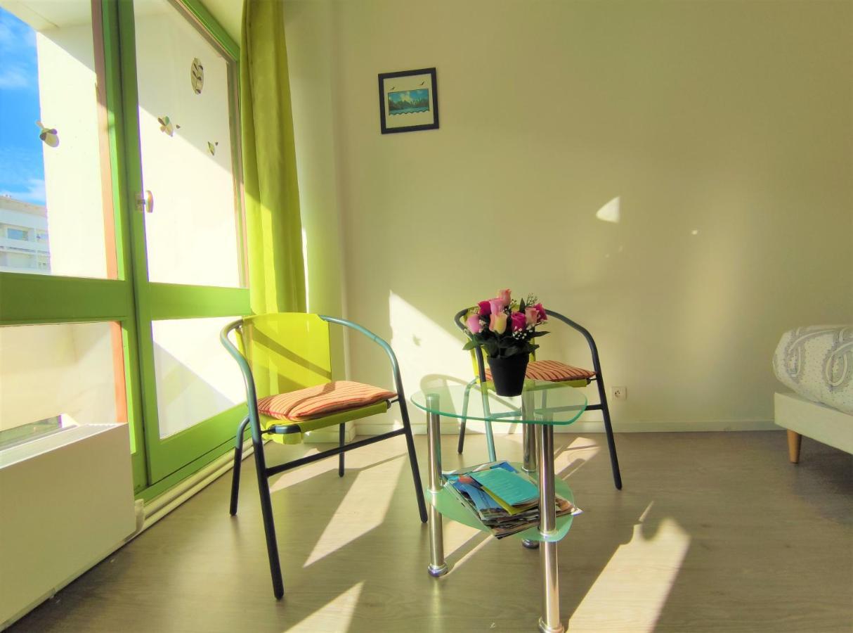 6 Appartements Et 4 Adresses A Mi-Chemin Entre Le Vieux Port Et L Ile De Re La Rochelle  Bagian luar foto