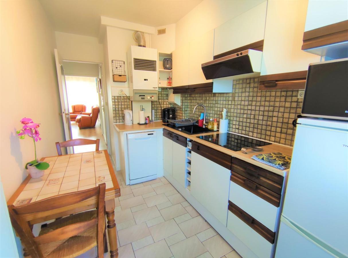6 Appartements Et 4 Adresses A Mi-Chemin Entre Le Vieux Port Et L Ile De Re La Rochelle  Bagian luar foto