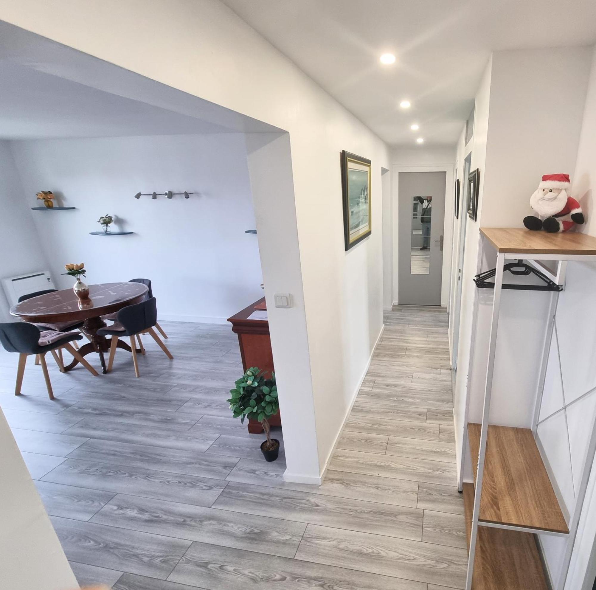 6 Appartements Et 4 Adresses A Mi-Chemin Entre Le Vieux Port Et L Ile De Re La Rochelle  Bagian luar foto